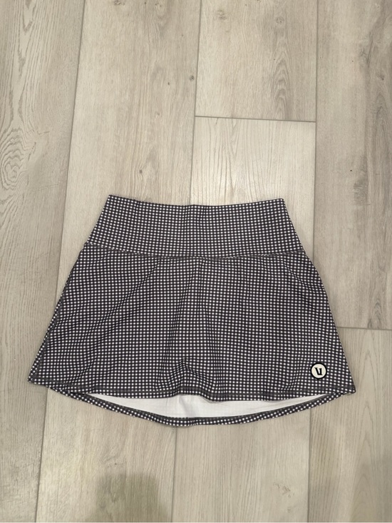 Vuori Dresses & Skirts - Vuori gingham volley skirt size small
